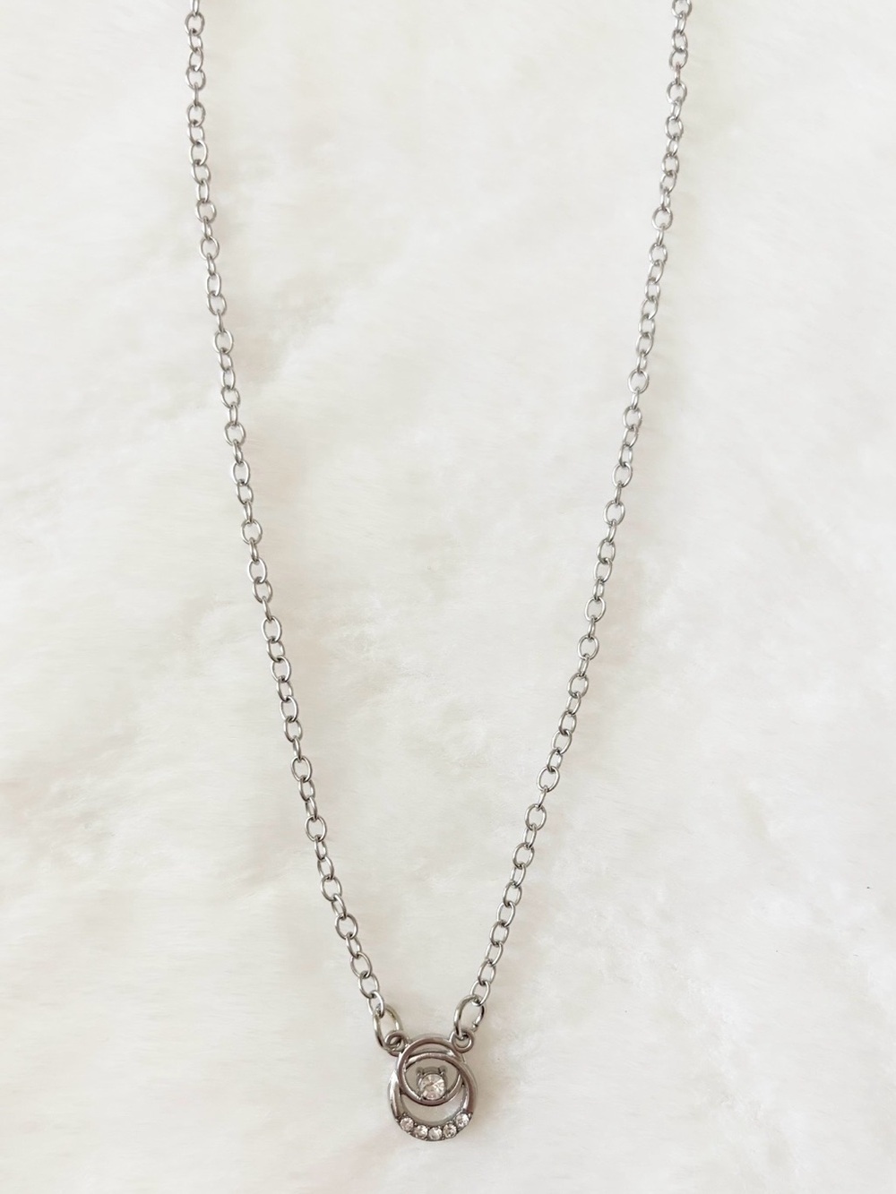 5/$15 🩷 MUST BUNDLE Silver Pendant Necklace with Clear Crystal Accent